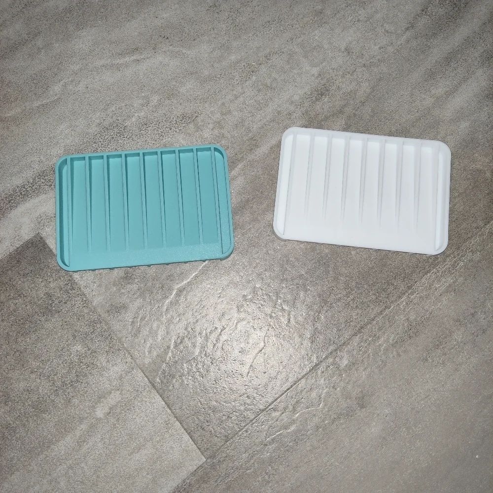2 Pack Self Draining Soap Holder Tray Silicone Soap Dish Bathroom Kitchen New